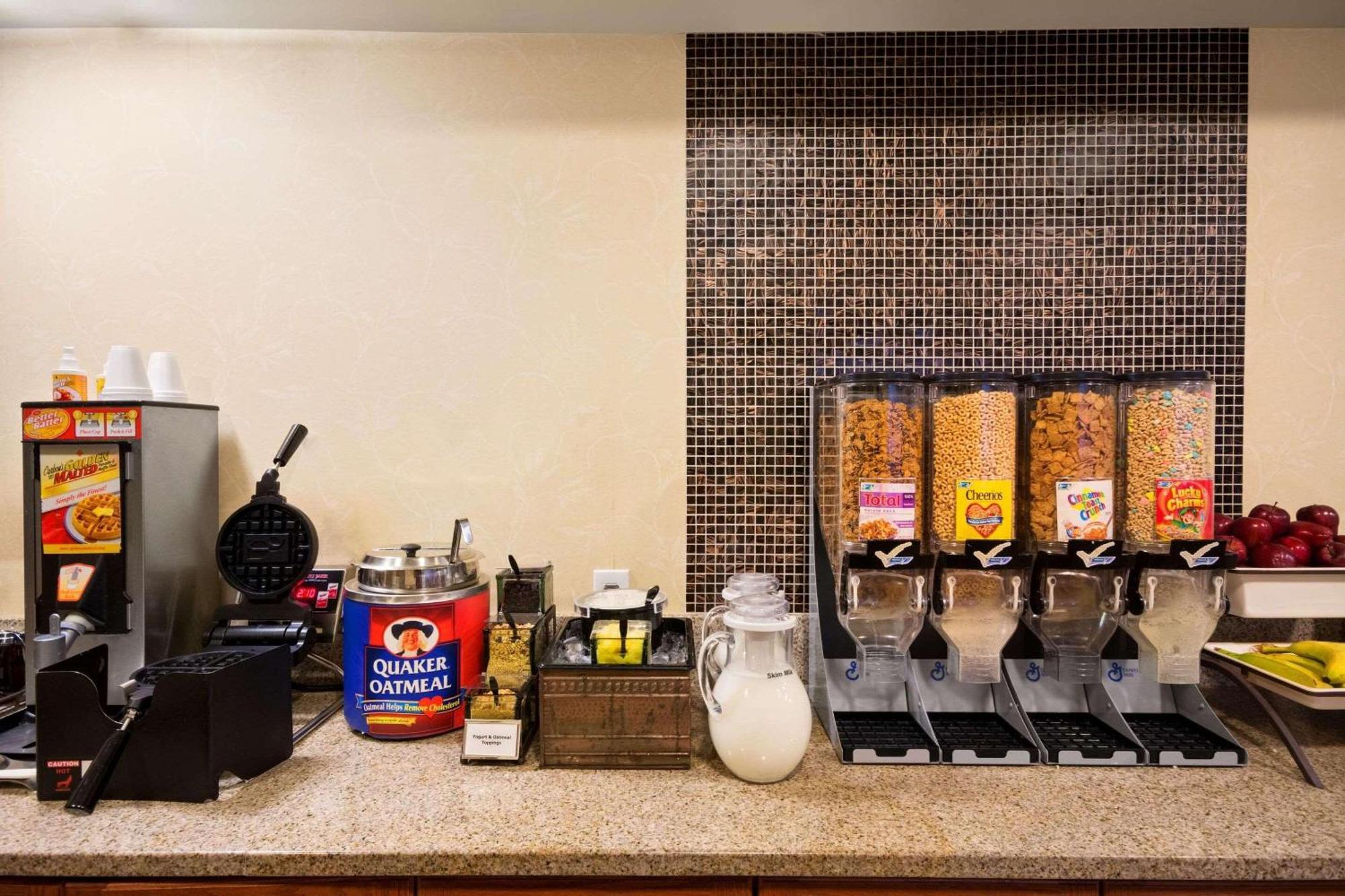 Country Inn & Suites By Radisson, Atlanta I-75 South, Ga Morrow Εξωτερικό φωτογραφία